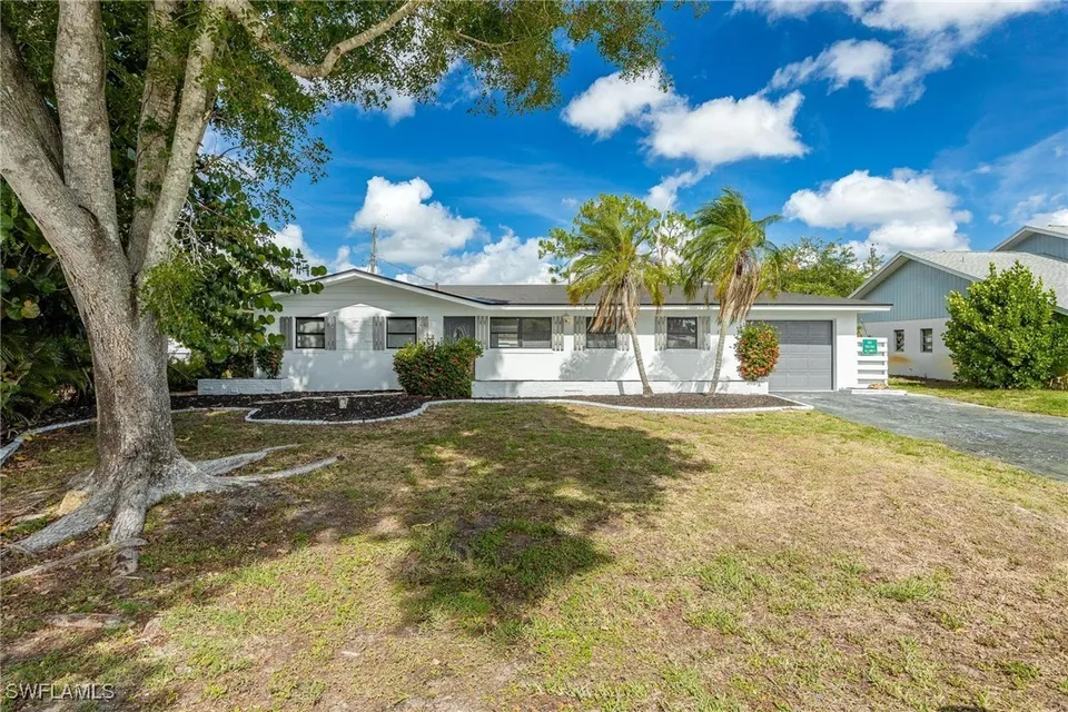 8937 Forest St, Fort Myers, Florida 33907